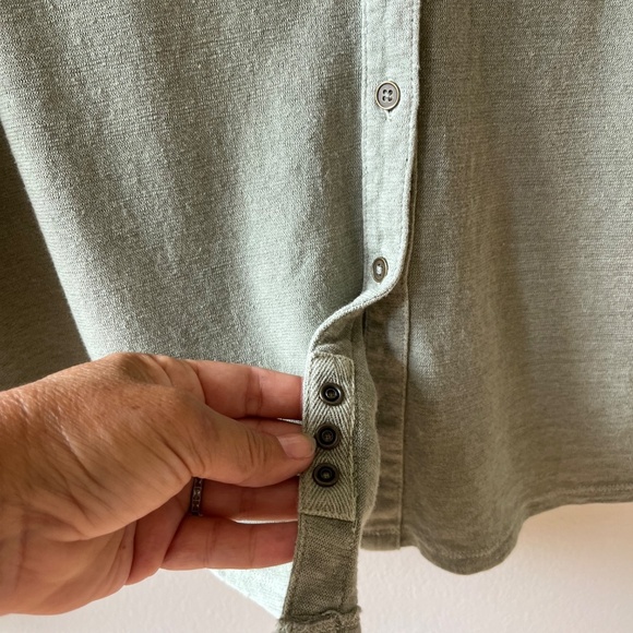 Free People Sz M Oversized Sahrah Star Shirt Green Olive V Neck Linen Blend - Picture 10 of 15